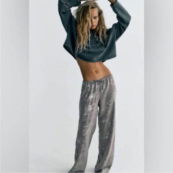 ZARA | PRINTED FOIL PANTS - Picture 3 of 5